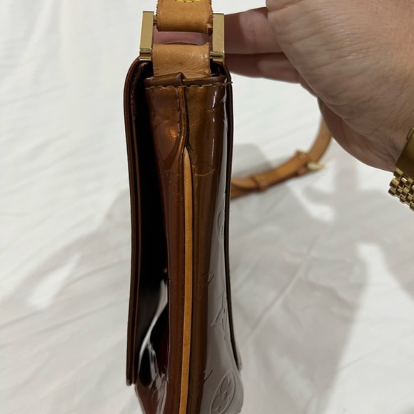 Authentic Vintage Louis Vuitton Thompson St Vernis Leather bronze shoulder bag - Picture 7 of 16